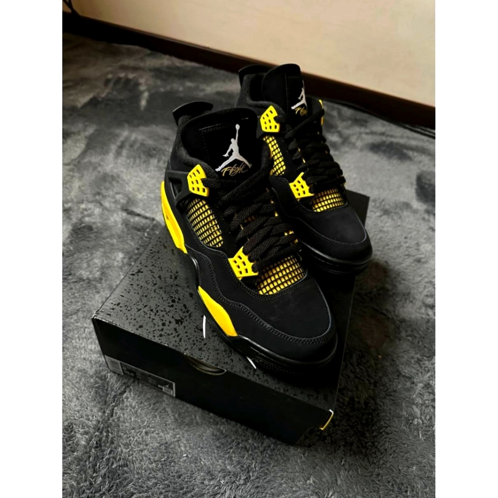 Jordan retro 4